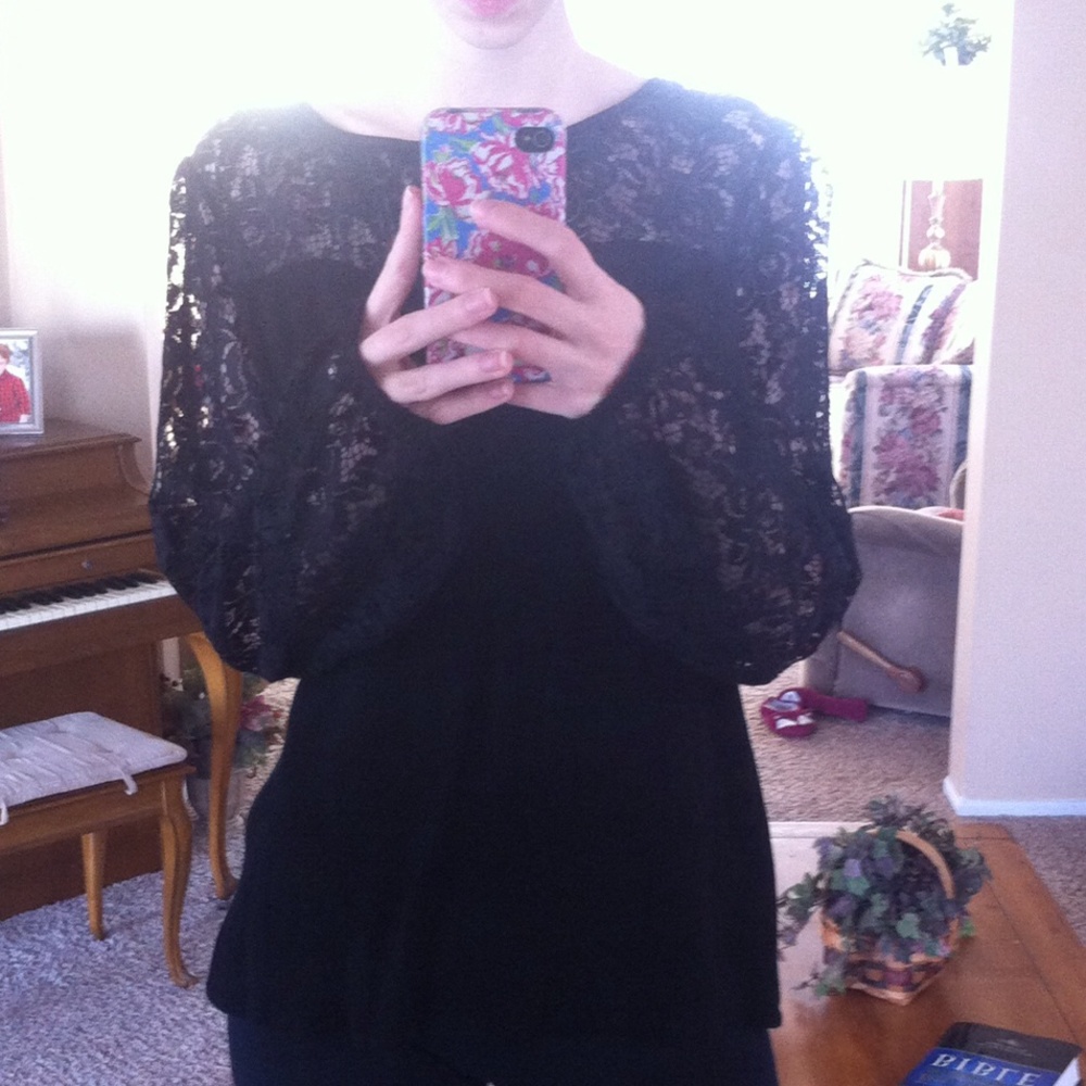 3/$15 Black lace MOD shirt